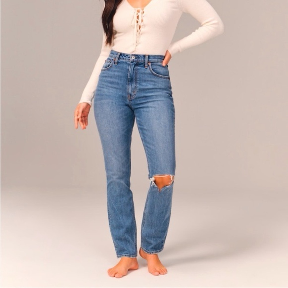A&F 90s Slim Straight Leg Ultra High Rise Curve Love Distressed Blue Jeans 34/18
